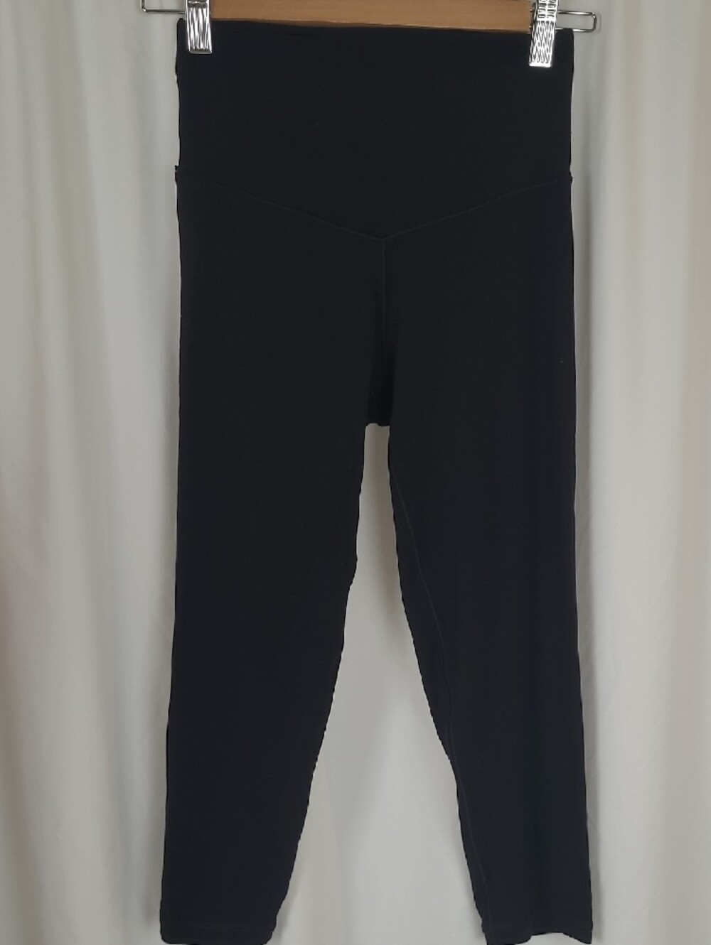 OFFLINE By Aerie Real Me High-Waisted Capri Leggings - True Black Size Medium